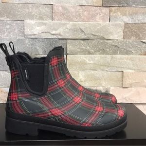 Tretorn Chelsea Rain Boots in Black & Red Plaid size 8 Warm Winter Fur Lined